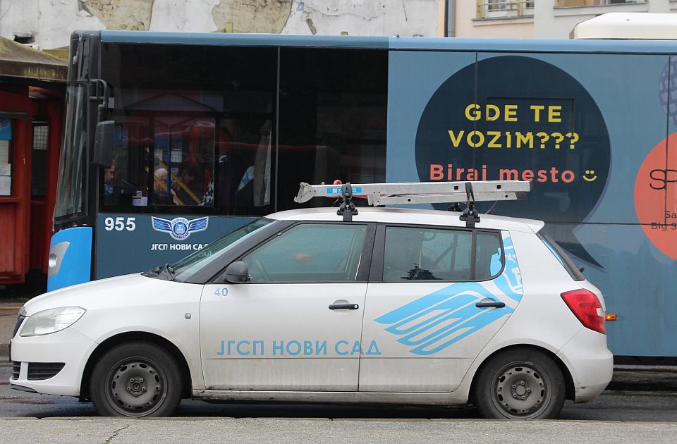 Izdvojena sredstva za održavanje elektronskih ekrana na autobuskim stajalištima