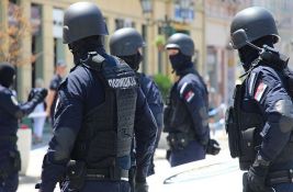Brojne sporne odredbe u novom zakonu o policiji: Nove mere suzbijanja kretanja, upotrebe biber spreja...