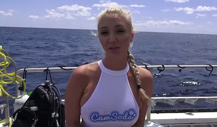 VIDEO: Porno glumicu ujela ajkula tokom snimanja
