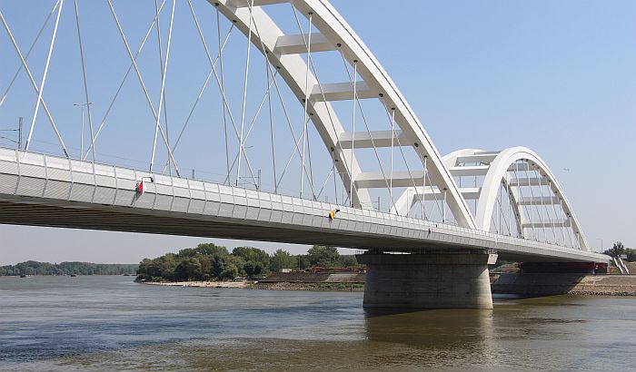 Predlog da se novi drumsko-železnički most nazove "Most 23. oktobra"