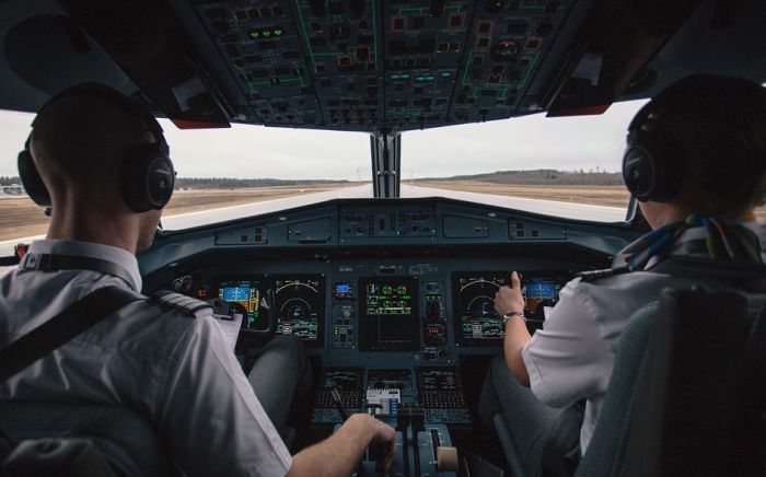 Piloti Er Čajne otpušteni zbog korišćenja e-cigareta na letu