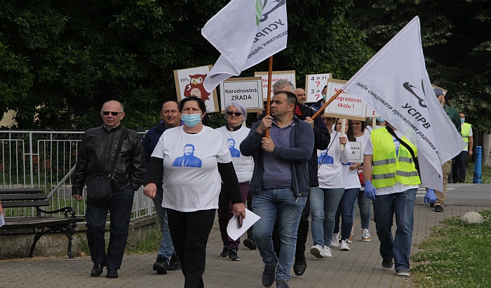 Štrajk upozorenja u deset novosadskih škola i protest zbog izbora za v.d. direktora u Kisaču