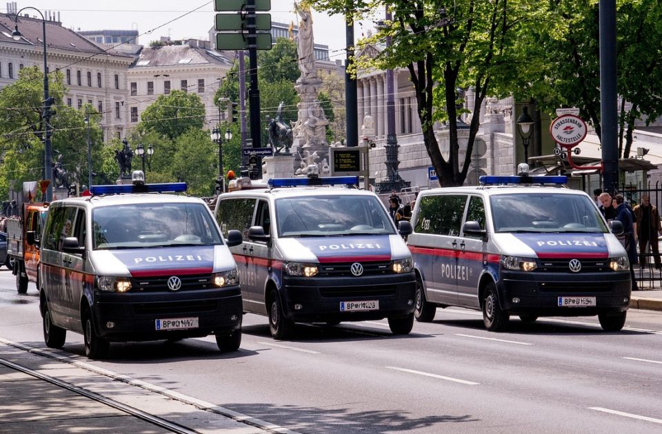 Bečka policija teško ranila državljanina Srbije nakon što im je pretio nožem 
