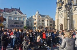 FOTO, VIDEO: Stotine građana na skupu za prava životinja u centru Novog Sada