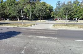 FOTO: Ukinut pešački prelaz na Naselju, iz Grada tvrde da je to urađeno zbog bezbednosti