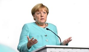 Angela Merkel pozvala na beskompromisnu borbu protiv neonacista