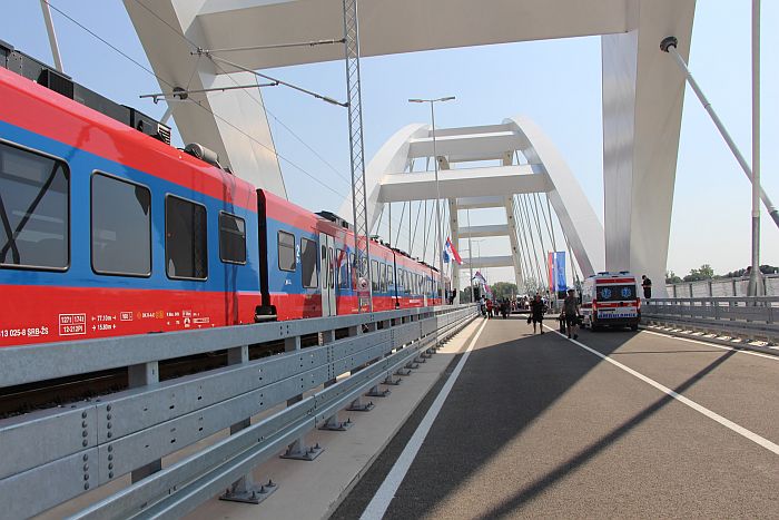 Na današnji dan: Drumsko-železnički most u Novom Sadu otvoren za vozove