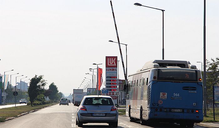 Aplikacija upozorava da se približavate pružnom prelazu