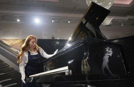 Klavir Fredija Merkjurija prodat za dva miliona evra