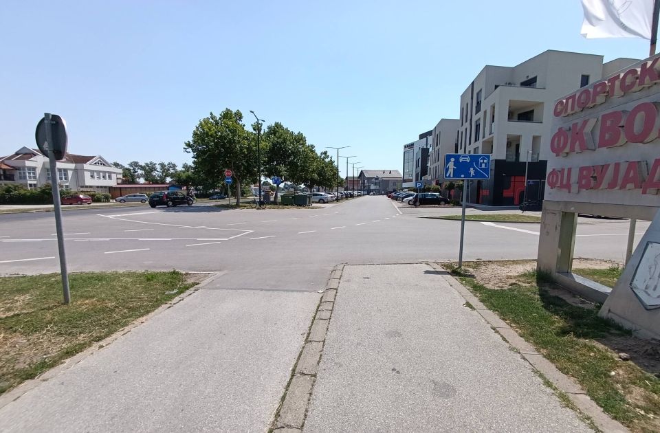 NSBI pisala Žarku Mićinu zbog rušenja trotoara i biciklističke staze u Veterniku: Zahteva više stvari