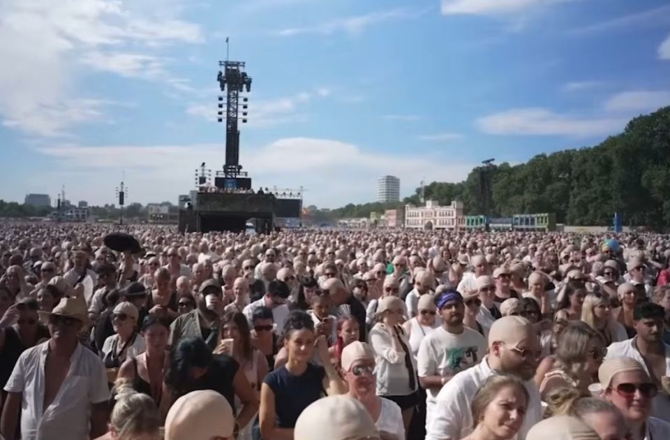 VIDEO Na koncertu Pitbula oboren Ginisov rekord: Okupilo se više od 22.000 lažnih ćelavaca 