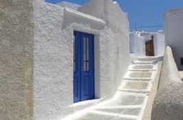 Zašto se na grčkim ostrvima kuće farbaju u belo i plavo?