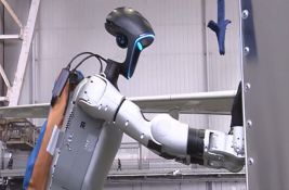 VIDEO: Na japanskom aerodromu roboti će nositi prtljag umesto putnika