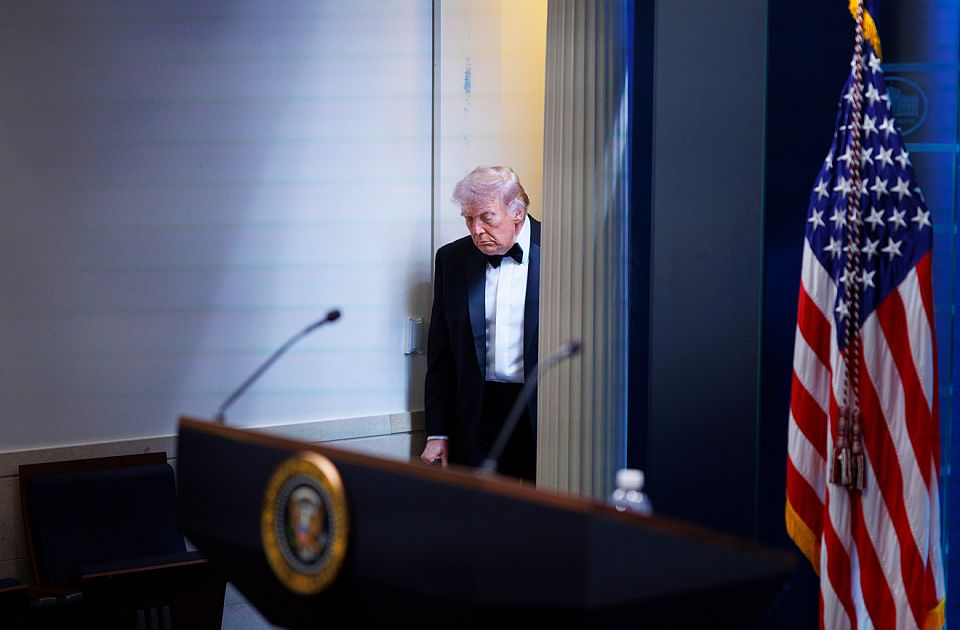 Buknule teorije zavere o napadu tokom događaja na kom je bio Tramp: I levi i desni sumnjaju