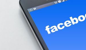 Nobelovac: Uvedite dodatni porez Fejsbuku i sprečićete 