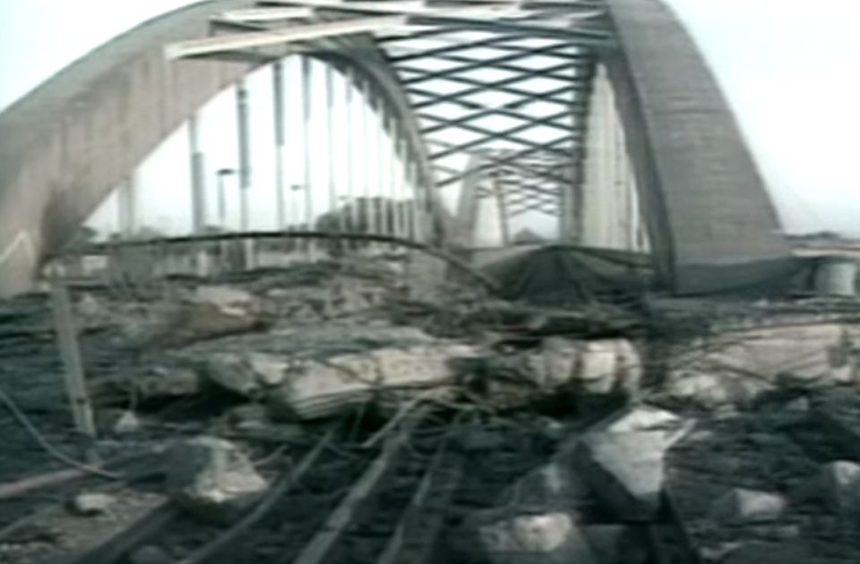 Na današnji dan: Rođeni Filip Višnjić i Ela Ficdžerald, NATO srušio Žeželjev most