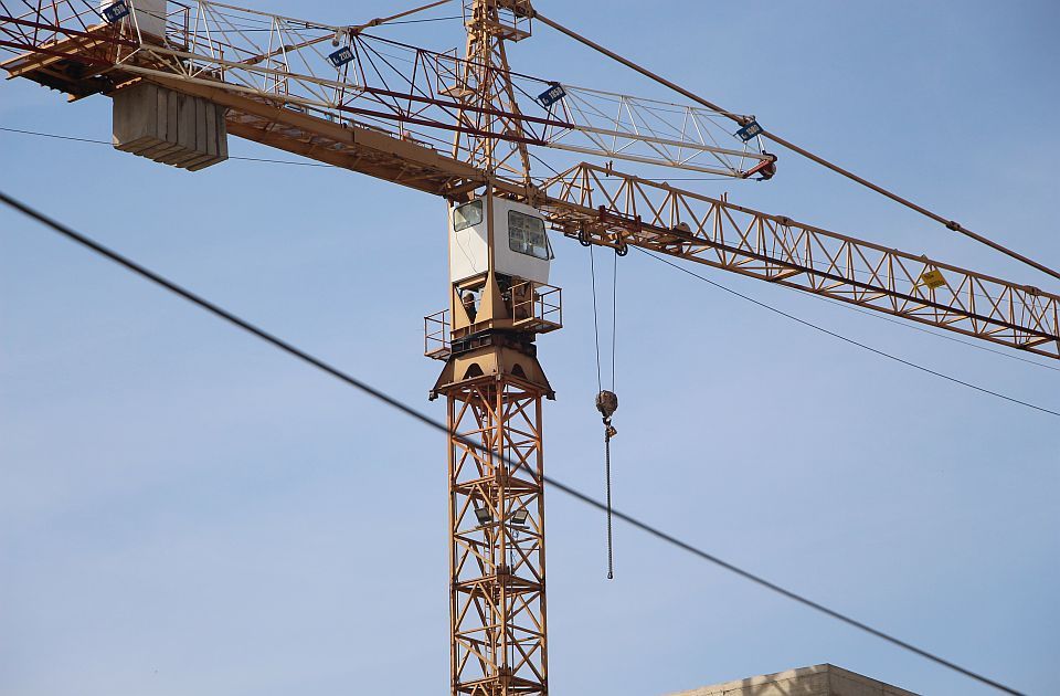 Rekordan broj zahteva za građevinske dozvole u Srbiji u 2025, ali izdavanje ide sporije