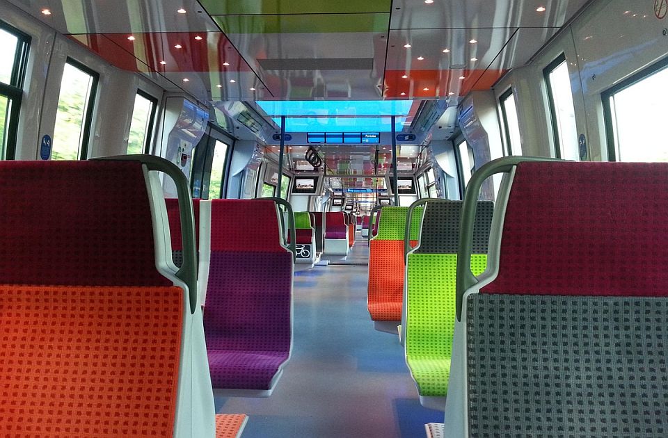 U Francuskoj pokrenuta peticija za uvođenje posebnih vagona samo za žene i decu