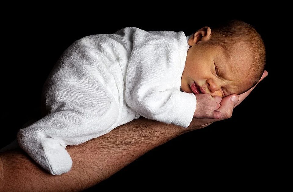 Lepe vesti: U Novom Sadu za jedan dan rođena 21 beba