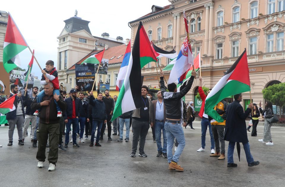 FOTO, VIDEO: Palestinci protestovali u centru Novog Sada, traže da se zaustavi krvoproliće