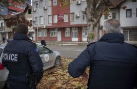 Kosovska policija zaustavila Vučićevog sina, terala ga da skine majicu sa provokativnim porukama 