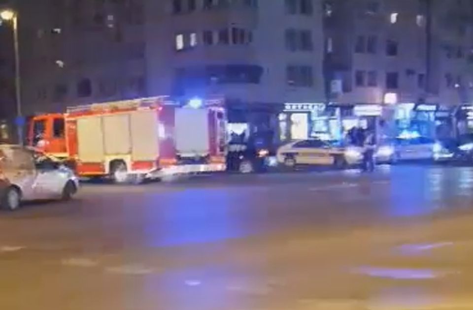VIDEO: Mladić i devojka povređeni u sudaru vozila na Bulevaru oslobođenja