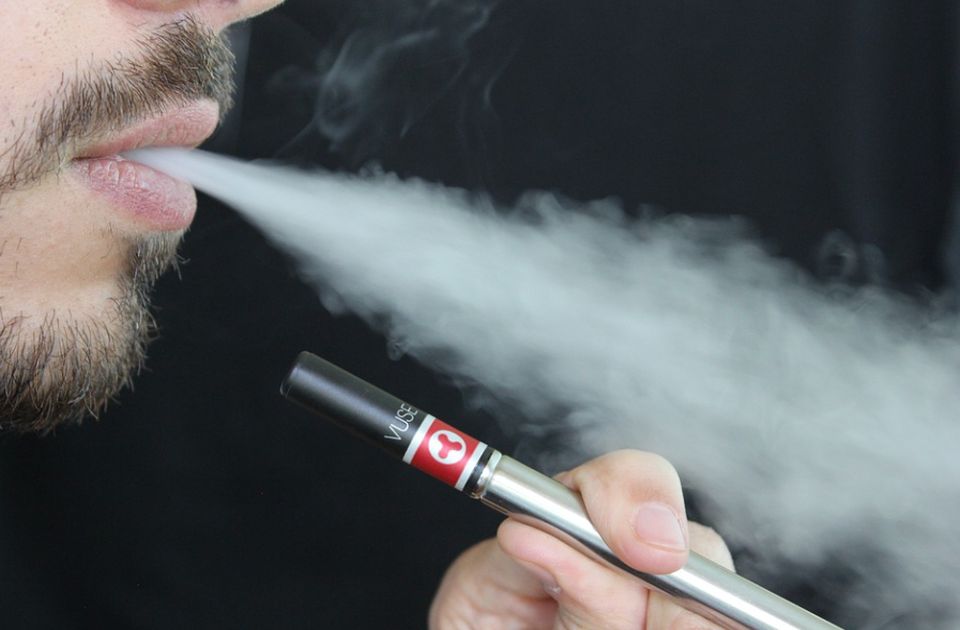 Studija: Skoro polovina tržišta e-cigareta u Evropi iz neregularnih izvora