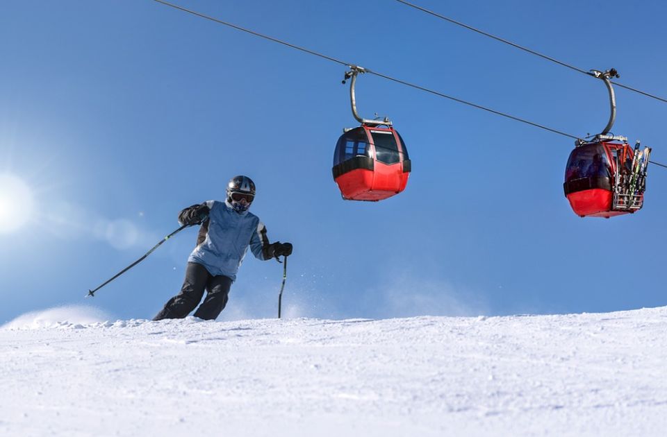 Italija zabranjuje skijanje pijanima, skijaše će na kraju staze čekati alko-test