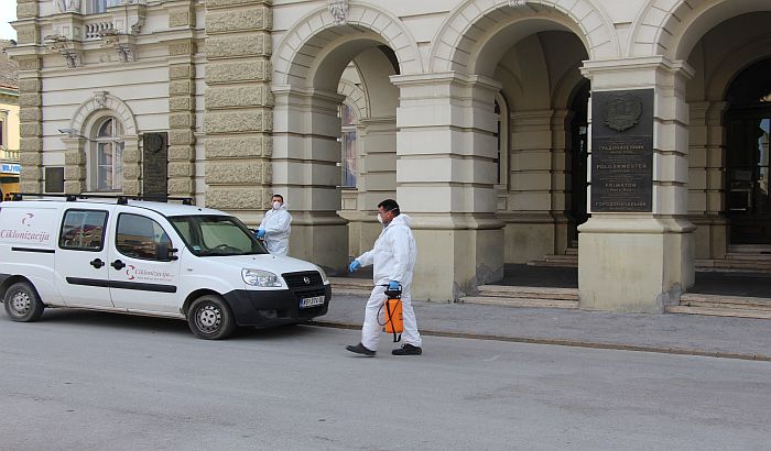 "Ciklonizacija" počela i sa dezinfekcijom ulaza stambenih zgrada