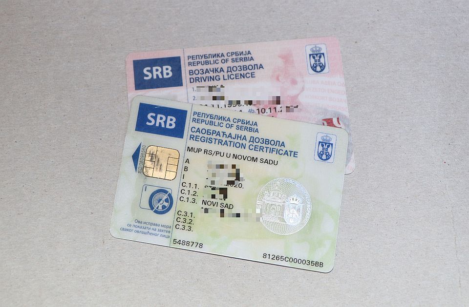 Unapređena usluga zamene vozačke dozvole preko portala eUprava Unapređena usluga zamene vozačke dozvole preko portala eUprava