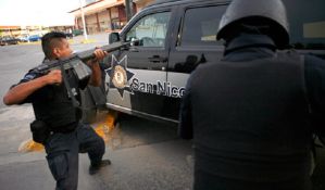 Uhapšeno 15 policajaca koji su pljačkali imanje u Meksiku