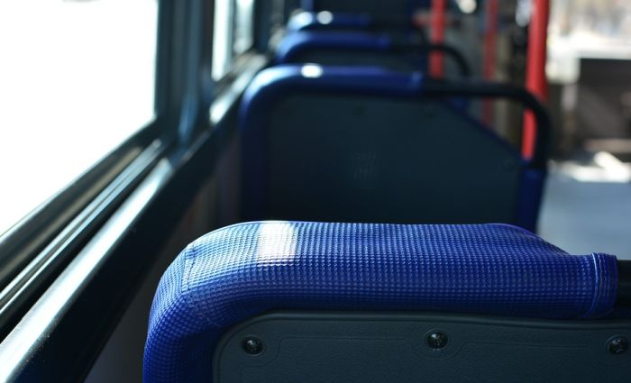 Dve bombe u autobusu koji je vozio glasače na kosovske izbore