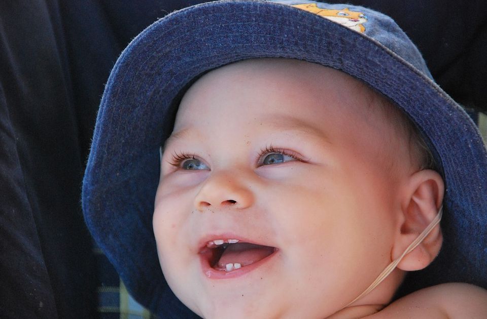Kako da zaštitite bebu od sunca i visokih temperatura