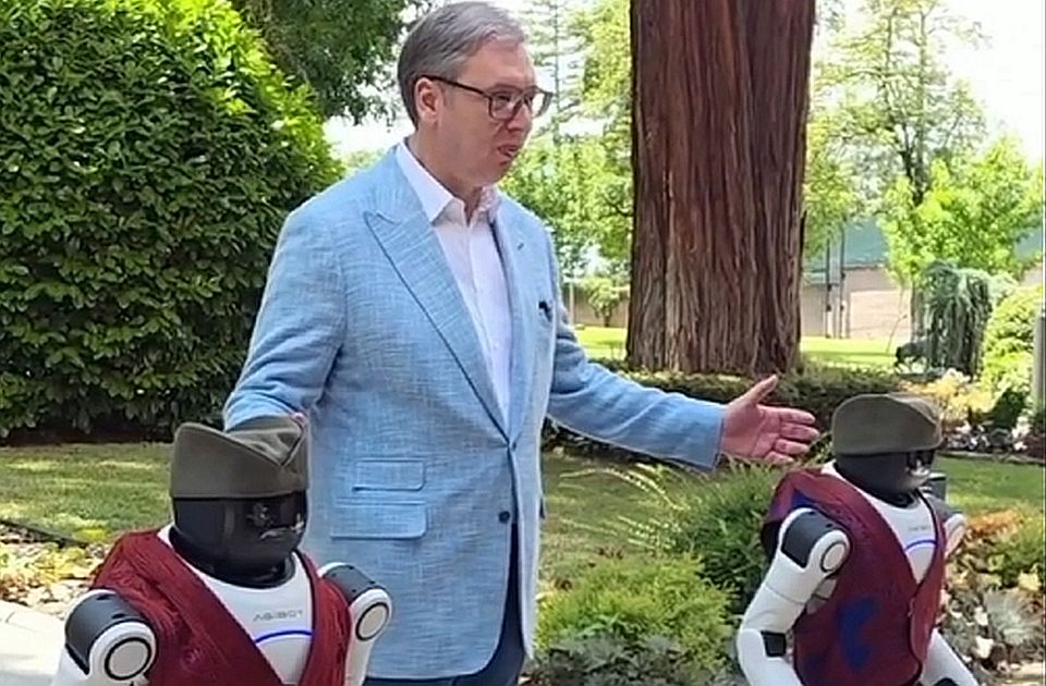 VIDEO Vučić uz robote pozvao na skup 27. juna: 