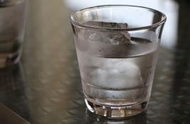 Šta se dešava u organizmu ako pijete više od tri litre vode dnevno