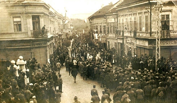 Novi Sad dobija table posvećene ljudima i događajima iz Prvog svetskog rata Novi Sad dobija table posvećene ljudima i događajima iz Prvog svetskog rata
