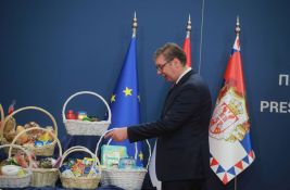 Štampa na nemačkom: Barem je predsednički trpezarijski sto bogato postavljen u krizom uzdrmanoj Srbiji