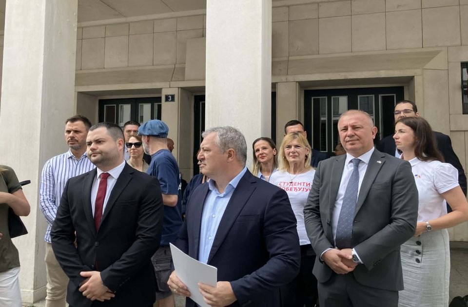 Opozicija o otpuštanju radnika u Pokrajinskoj vladi: 