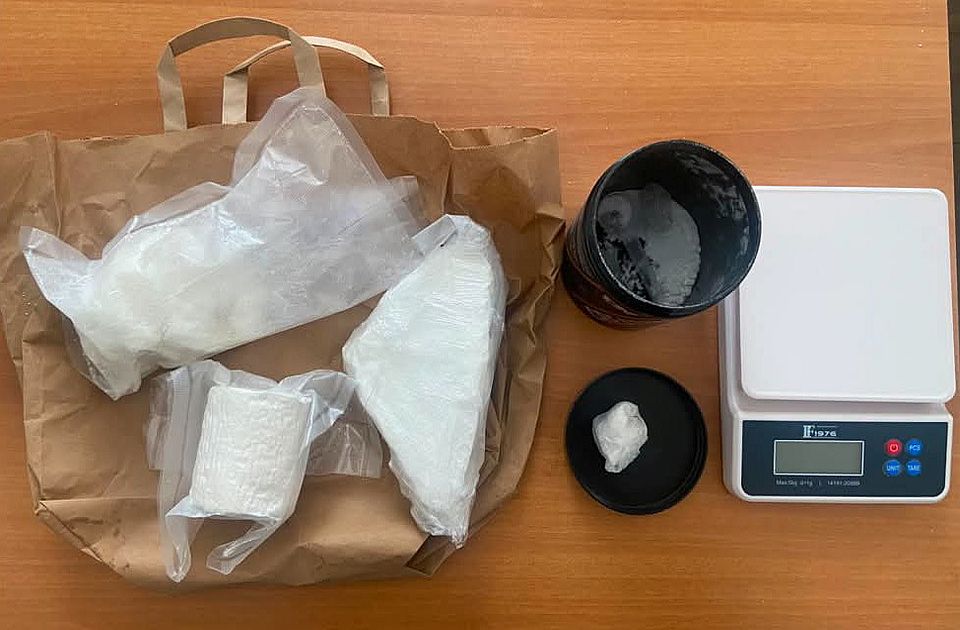 Državljani Crne Gore uhapšeni u Beogradu na vodi, zaplenjen kilogram kokaina