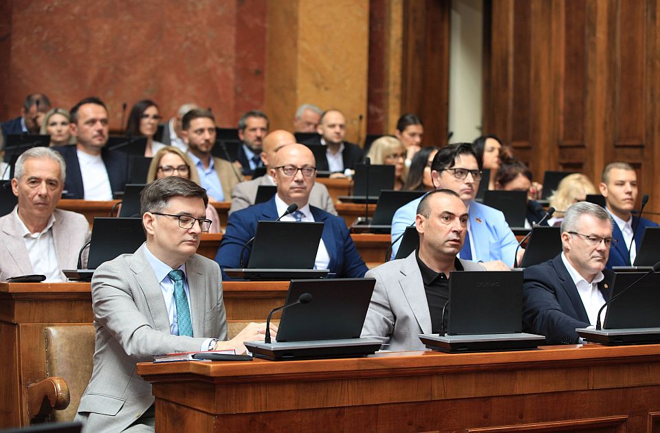 Skupština Srbije završila raspravu, sutra glasanje o svim tačkama dnevnog reda 