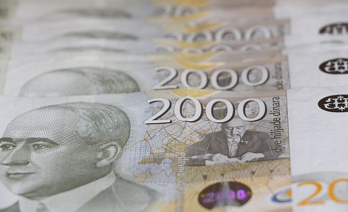 Odlučeno: Novi minimalac veći za 2.000 dinara