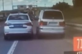 VIDEO Potera na auto-putu: Drogirani švercer probio rampu, opirao se hapšenju, policija upotrebila silu