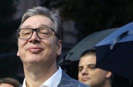 Vučić priča strancima da demonstranti dobijaju 30 evra dnevno - samo za hranu