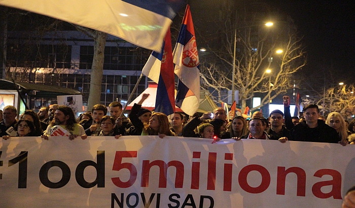 Deveti protest "1 od 5 miliona" u petak, građani prolaze kroz Sajmište, Banatić i Rotkvariju