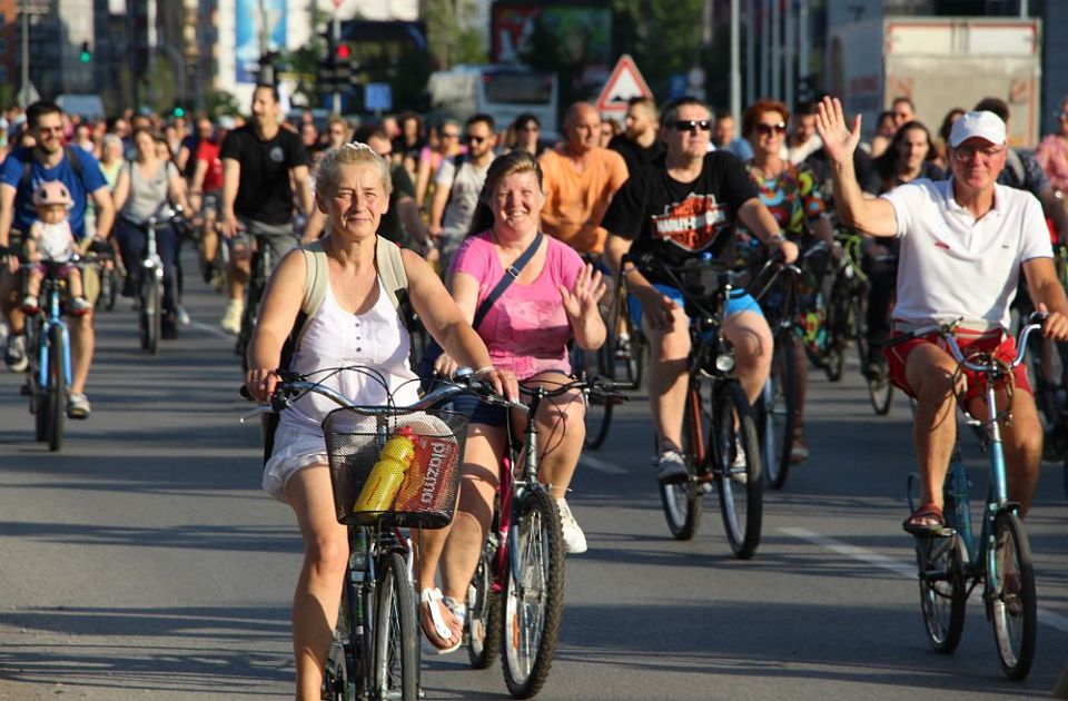 FOTO: Masovna vožnja Novosađana kroz gradske ulice na Međunarodni dan bicikla