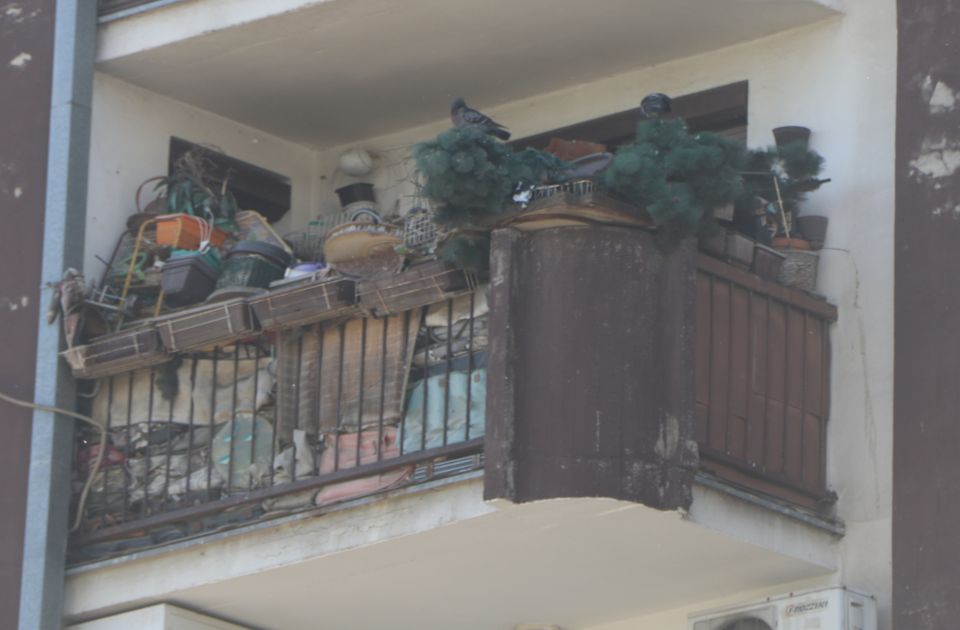 FOTO: Novosadska terasa prepuna smeća privukla pažnju javnosti, a problem je nerešiv - evo zašto