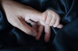 Žena iz Bačke Topole ne može da usvoji dete o kom brine od rođenja: Zakon jači od interesa mališana