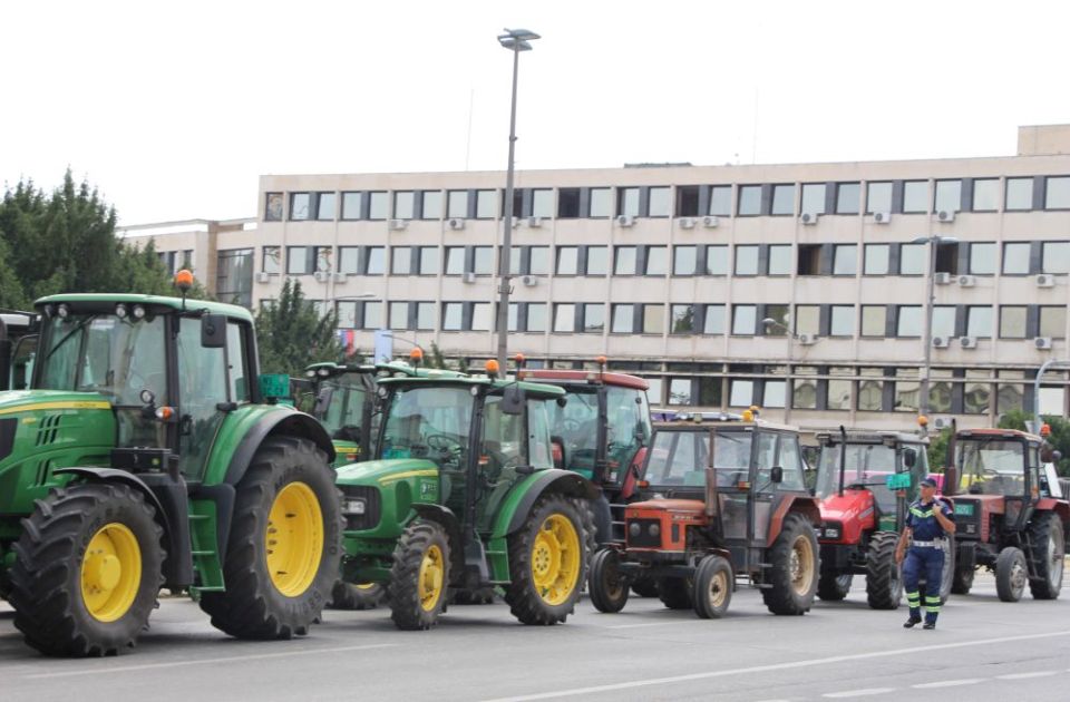 Poljoprivrednici dolaze u podne kod Novosadskog sajma, pogledajte šta planiraju