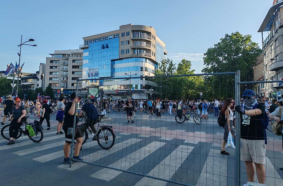 I maloletnici učestvuju u blokadama: Mogu li roditelji da odgovaraju za to? I maloletnici učestvuju u blokadama: Mogu li roditelji da odgovaraju za to?