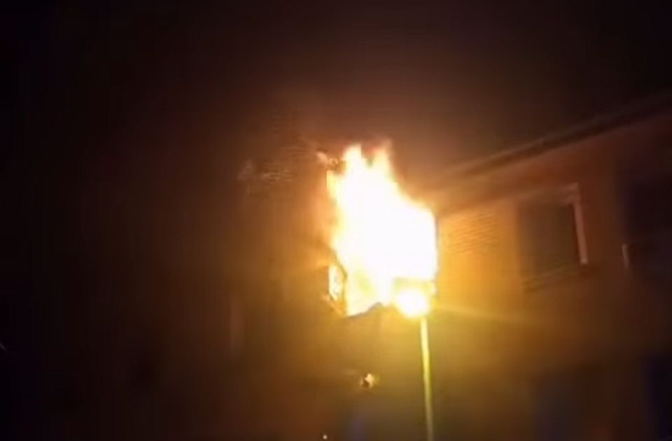 FOTO, VIDEO: Goreo stan na Jugovićevu, jedna osoba hospitalizovana